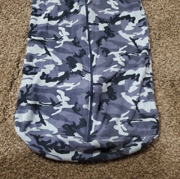Baby camo sleep sack - Picture 3 of 3